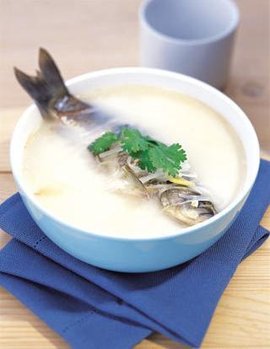 羊骨鲫鱼汤