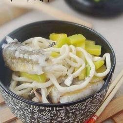 南瓜鱼汤面
