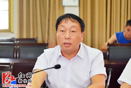 朱前明与左志锋深入新化县上梅镇调研