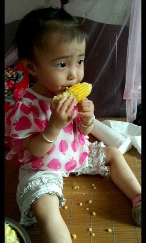 宝宝一岁时额头磕下去了一道印子,现在过去半