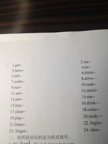写出下面单词的过去式和第三人称单数形式~_