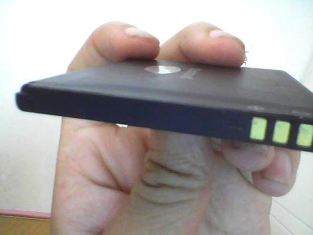 各位大神,我的手机电池是不是膨胀了,我的手机