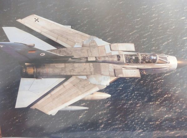 看好多那个年代的飞机像狂风,f15,f14这样的进