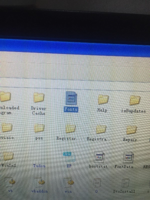 电脑C盘fonts文件夹图标变这样了 里面安装了