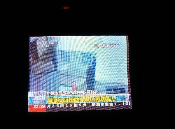 老式彩电图像缩小变形了,之前发出过好几声咔