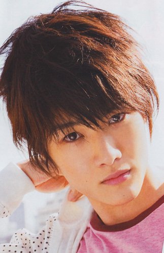 2008年4月,以电视剧《绝对男友》林孝太一角出道.