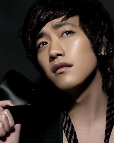 中国大陆歌手肖飞演唱歌曲                   《方便面》是网络歌手